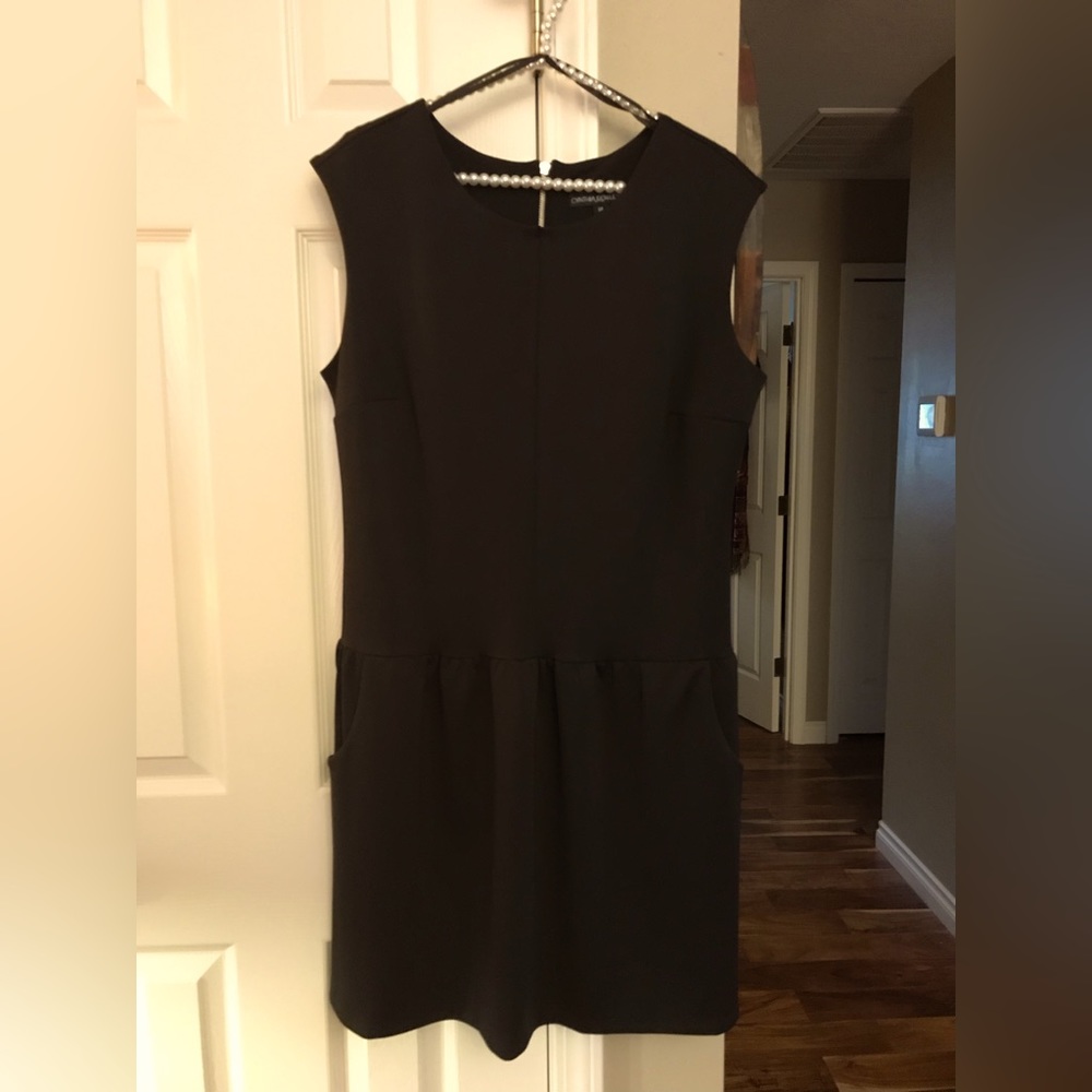 Elegant Black Sleeveless Dress